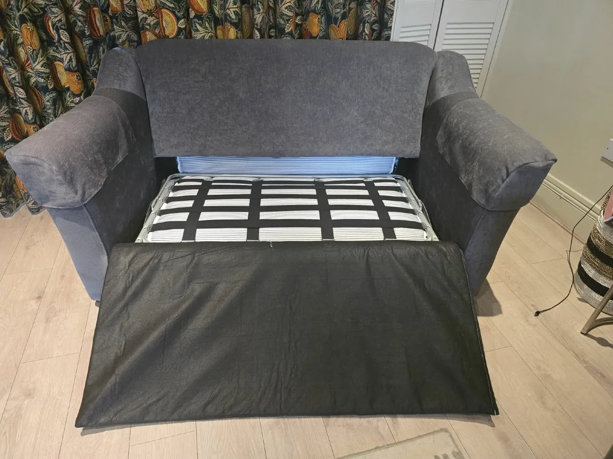 2 seater sofa bed and a 3 seater sofa - Image 3