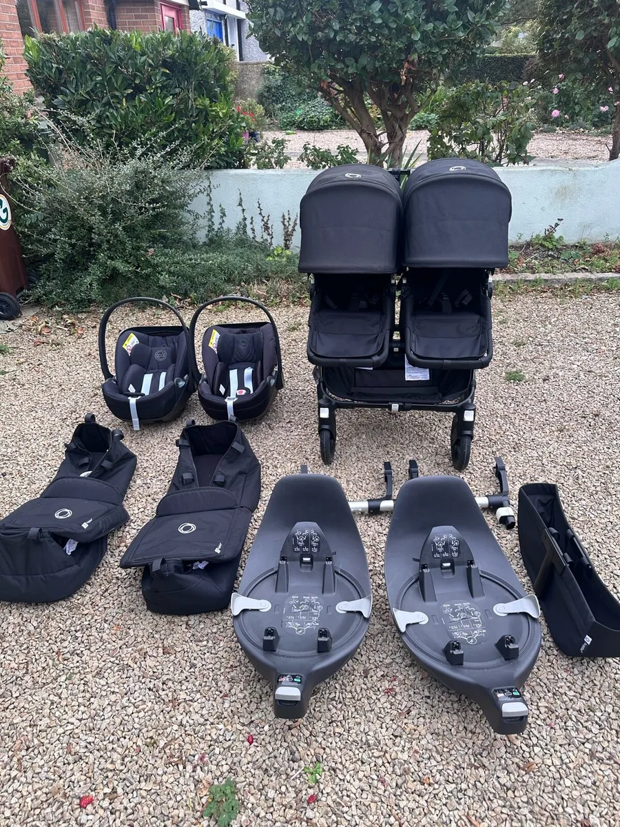 Bugaboo Donkey 5 twin buggy + extras - Image 1