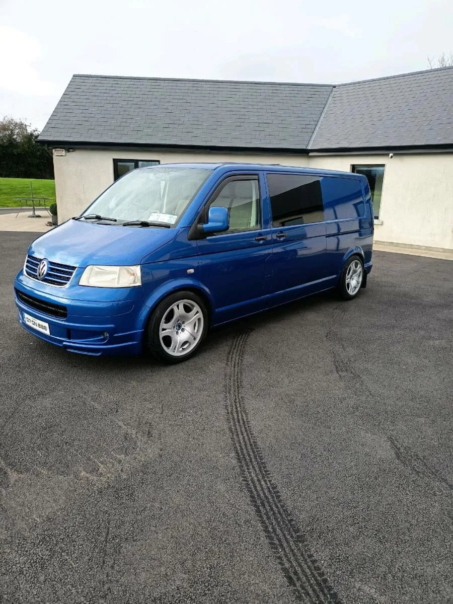 VwT5 crewcab/ day van - Image 1
