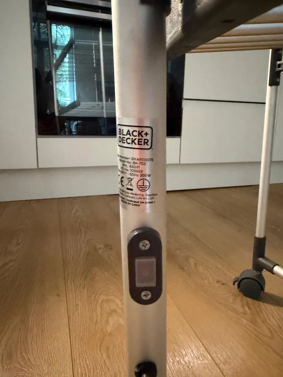 Black & Decker heated clothes dryer - Image 1