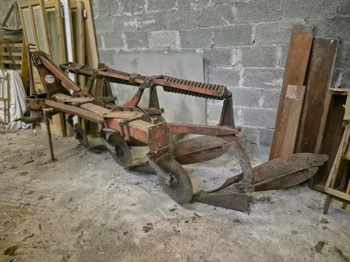 SANDERUM 3 FURROW SPRUNG PLOUGH - Image 3