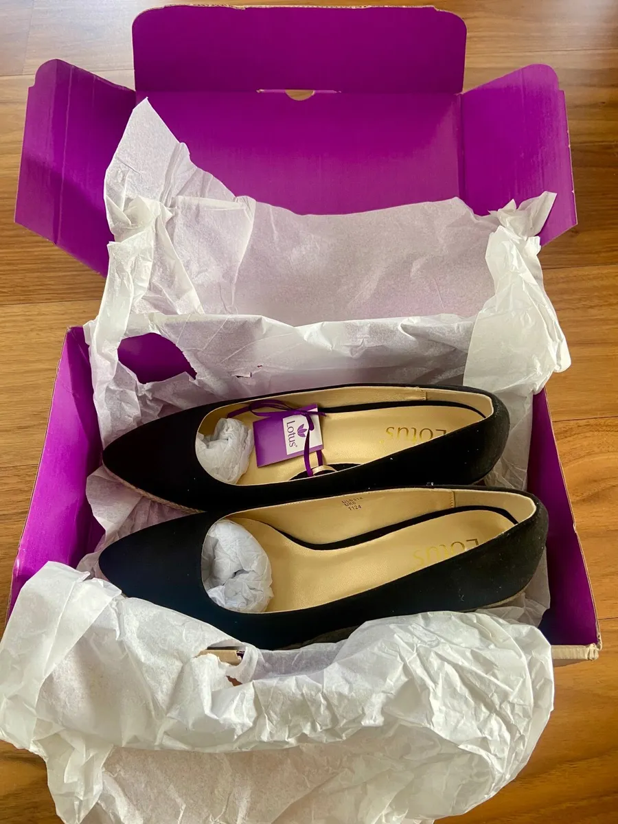 Shoes - Image 3