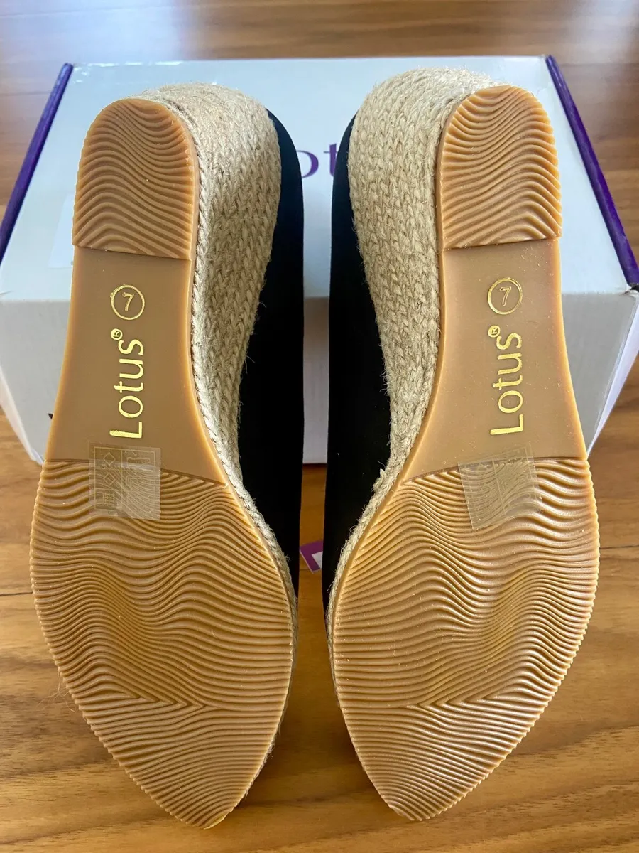 Shoes - Image 4