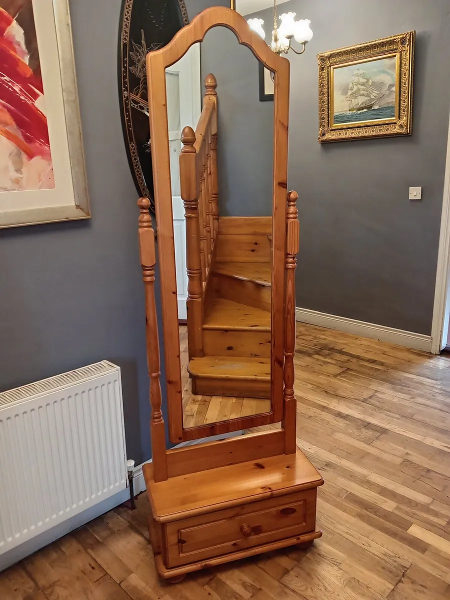 Dressing mirror