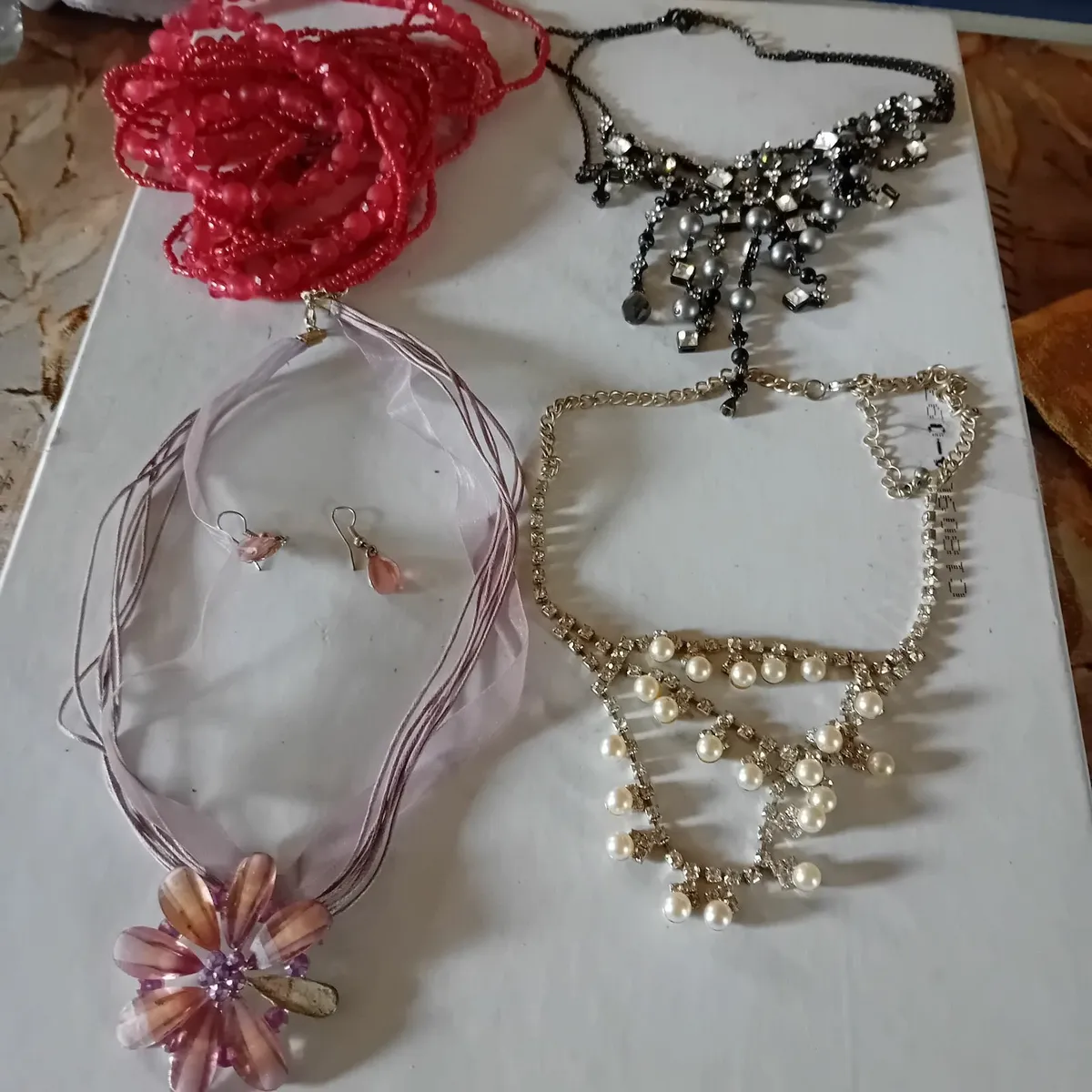 Job lol of Broaches and necklace s - Image 3