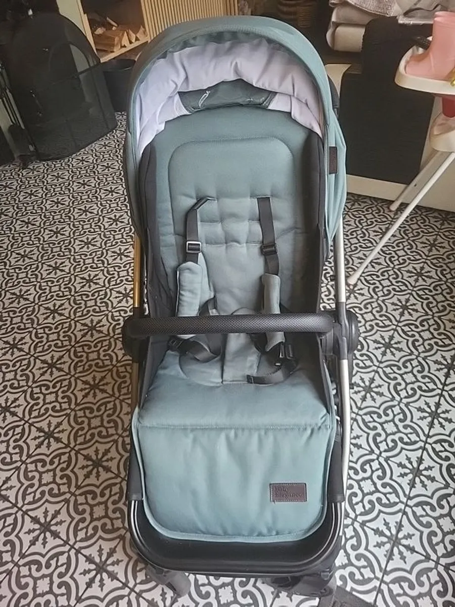Baby stroller baby Elegance  stroller  perfect  condition  no rips  .spotless  clean  .sold as seen - Image 3