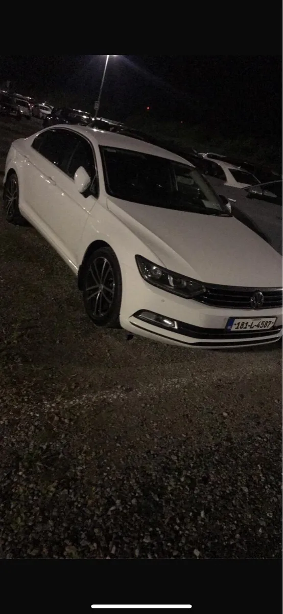 Volkswagen Passat - Image 3