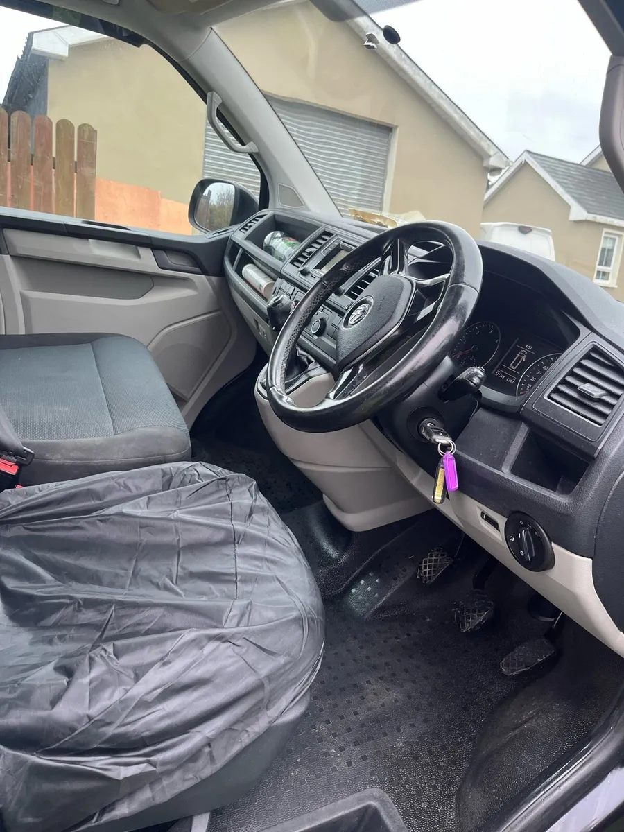 Volkswagen transporter - Image 4