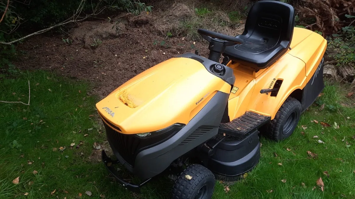 Ride on lawnmower - Image 3