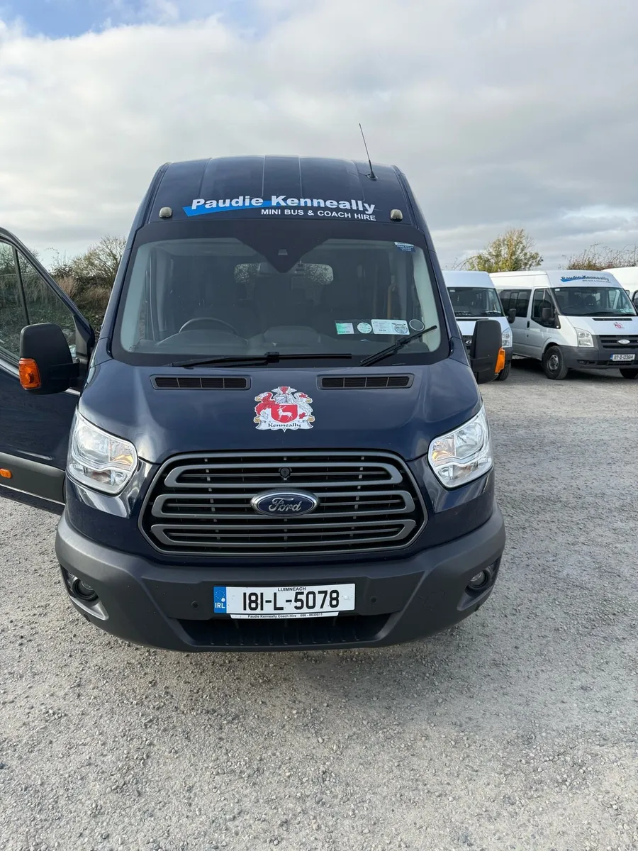 Buses & coaches - Image 1
