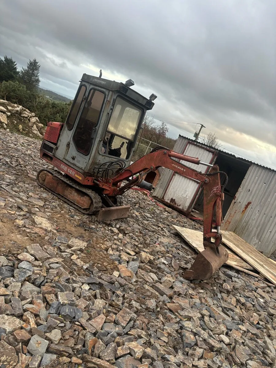 Mini digger - Image 1