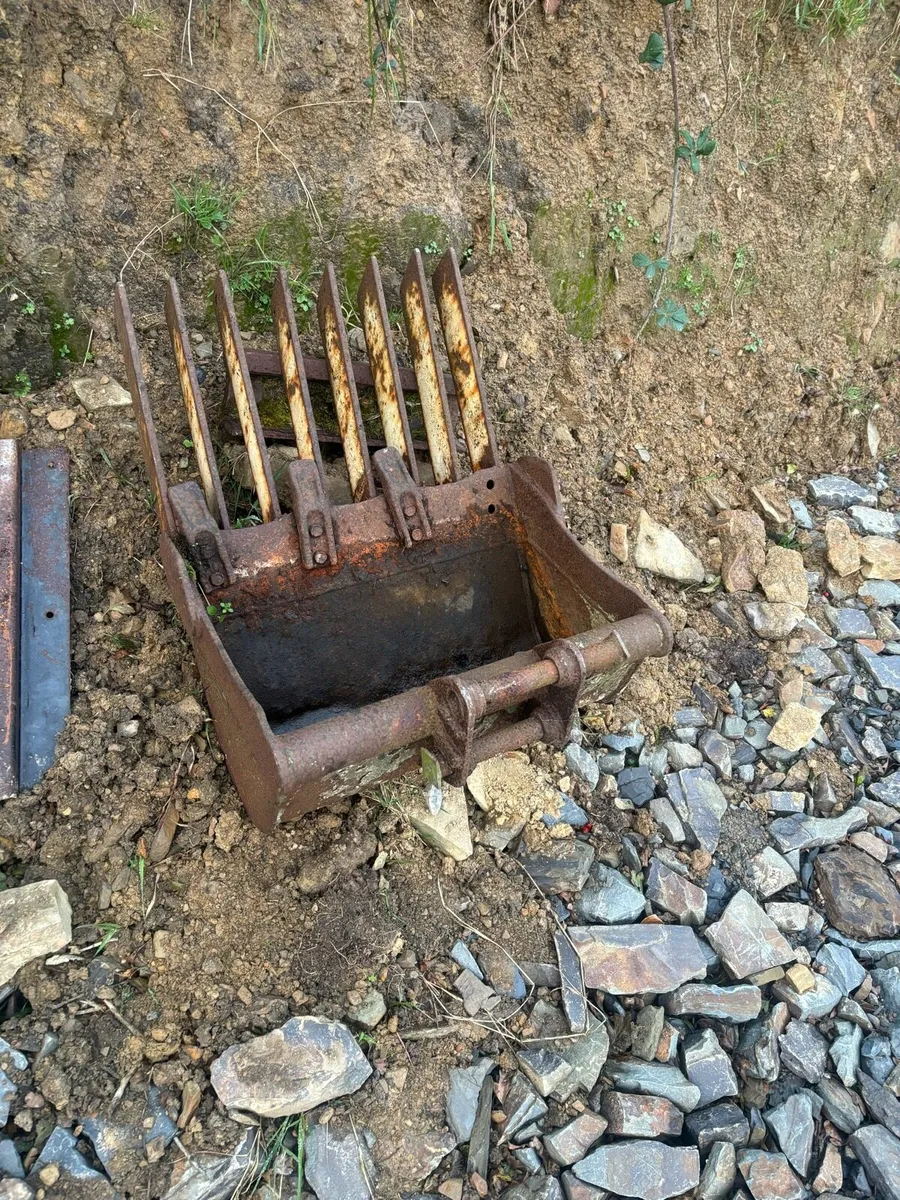 Mini digger - Image 3