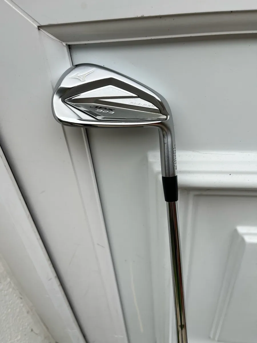Mizuno JPX 923 Forged Irons - Image 2