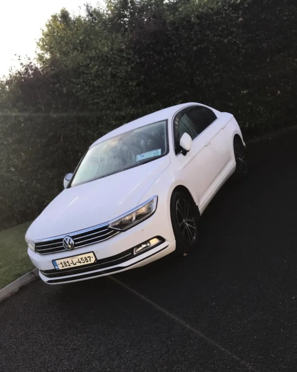 Volkswagen Passat - Image 1