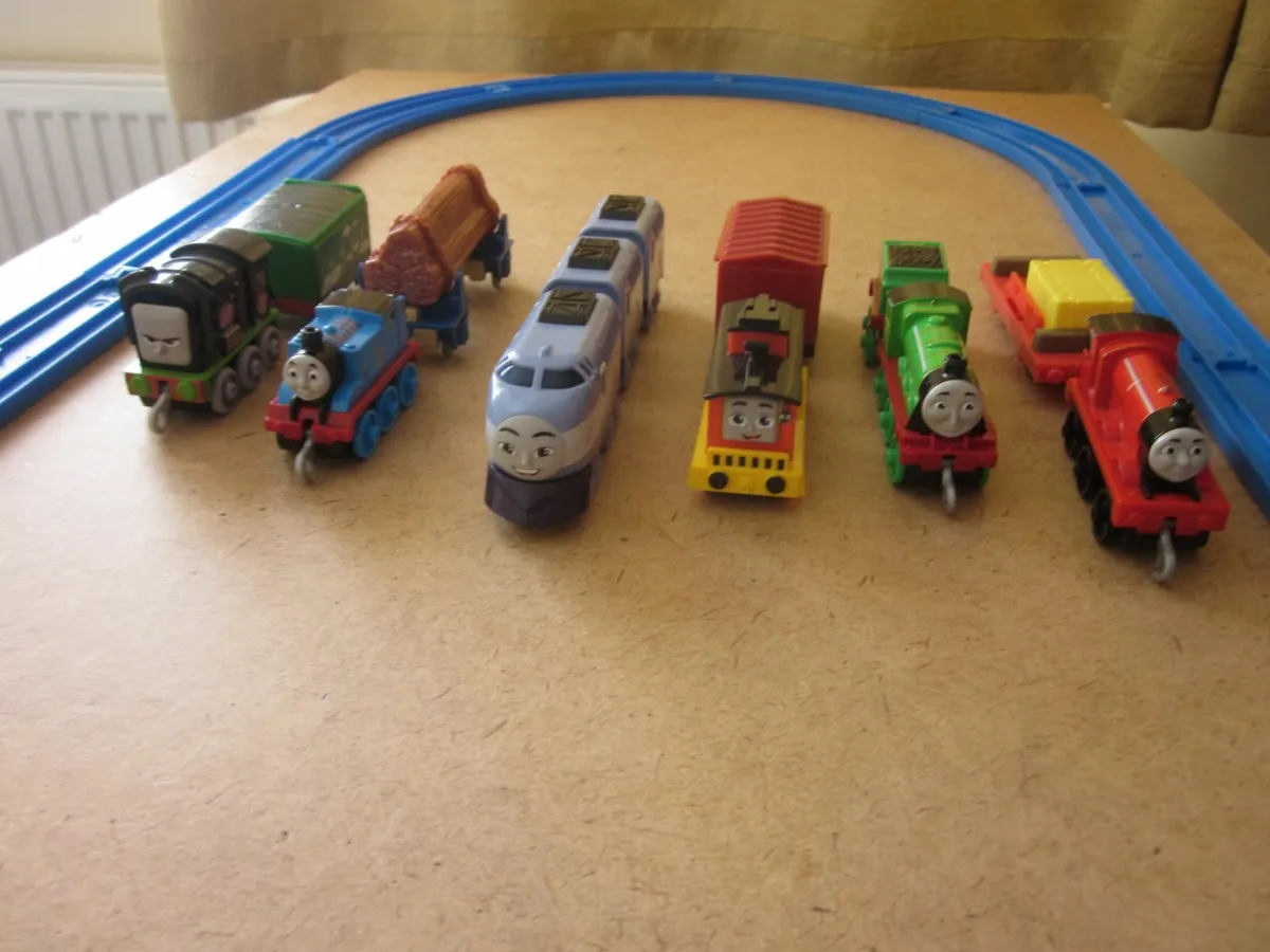 Thomas & Friends Push Along Engines/Tracks - Image 4