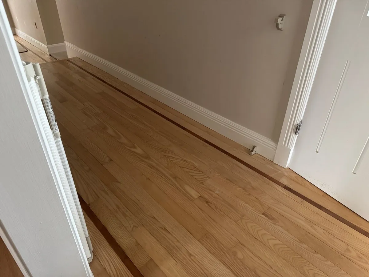 Retractable stair /corridor gate for baby /toddler - Image 1