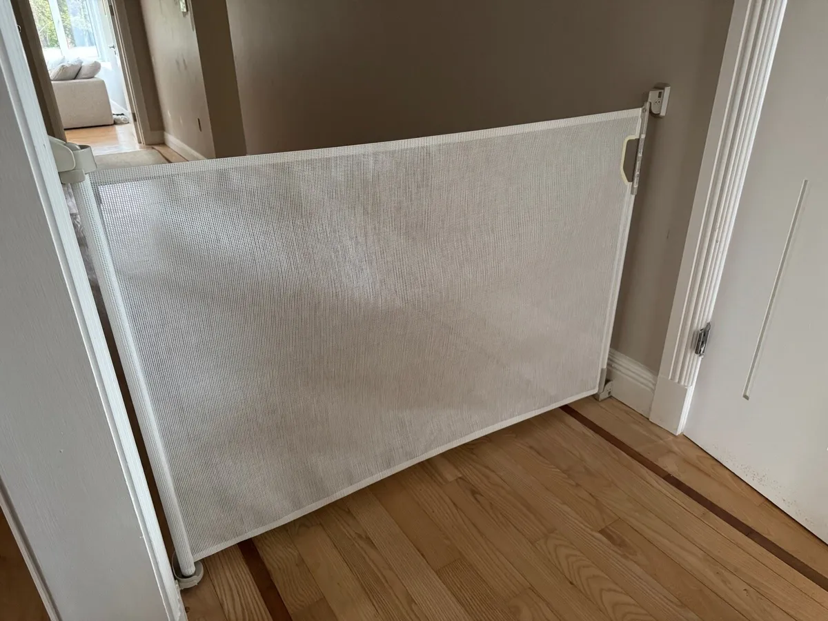 Retractable stair /corridor gate for baby /toddler - Image 4