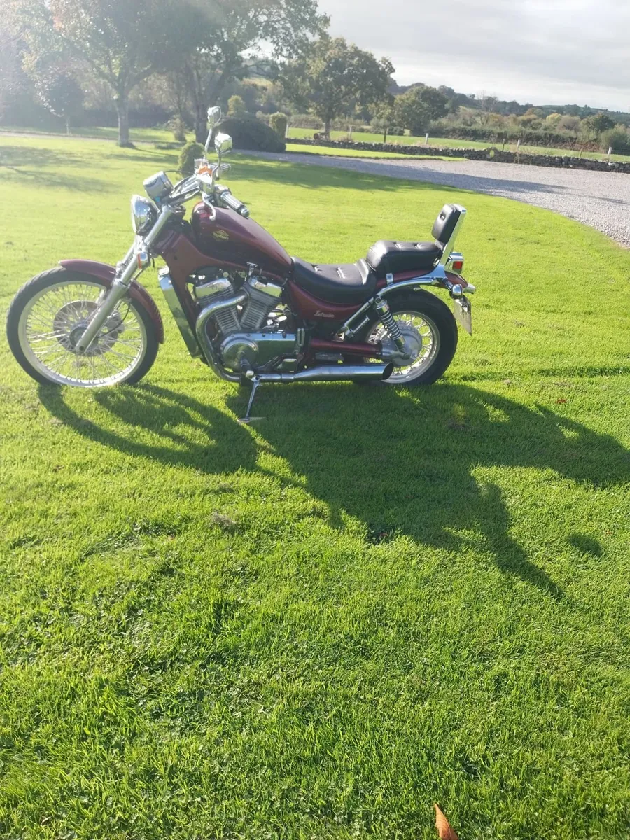 Vintage Suzuki Intruder 400 - Image 3