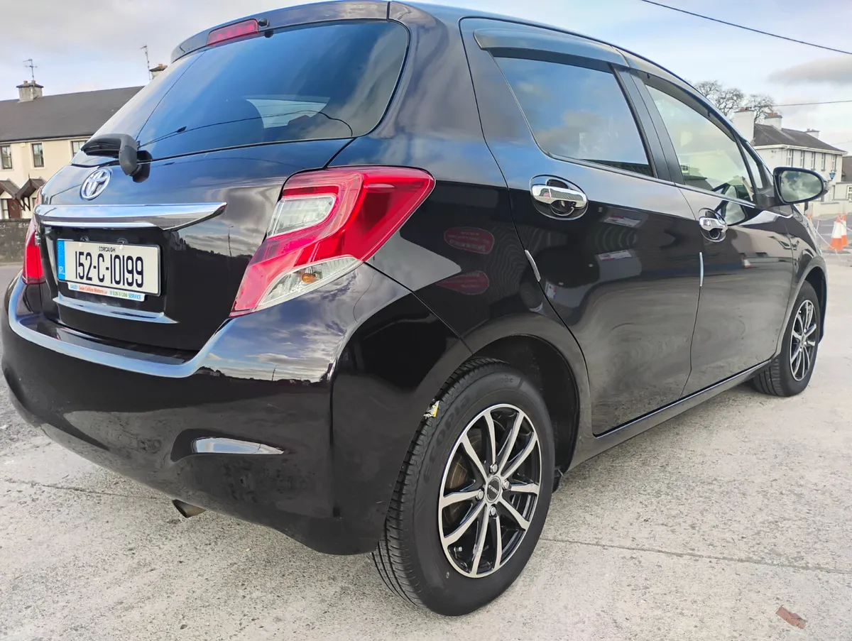 2015  VITZ AUTOMATIC LOW MILEAGE HIGH SPEC - Image 2