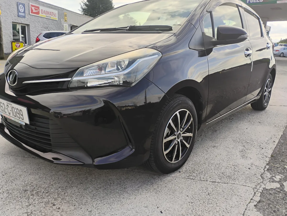 2015  VITZ AUTOMATIC LOW MILEAGE HIGH SPEC - Image 3