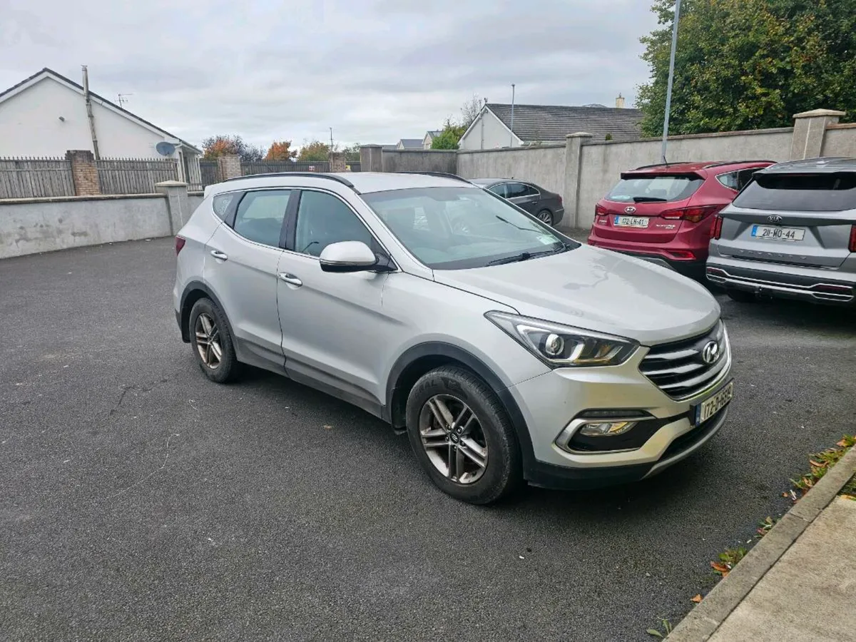 Hyundai Santa Fe 7 seats - Image 1