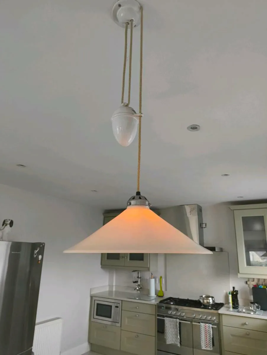 Light fitting - Image 2