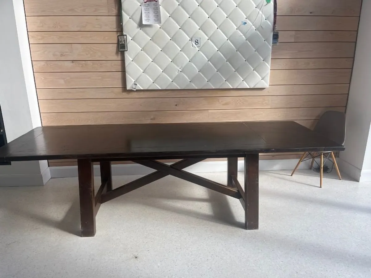 Dining table - Image 1
