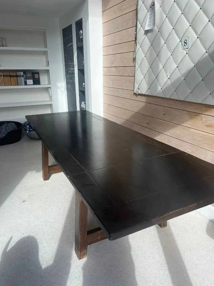 Dining table - Image 2