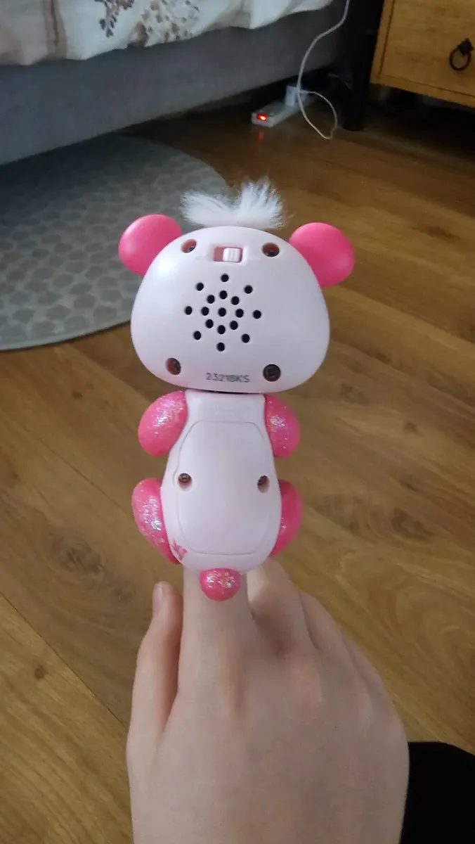 Girls pink panda fingerling toy - Image 2