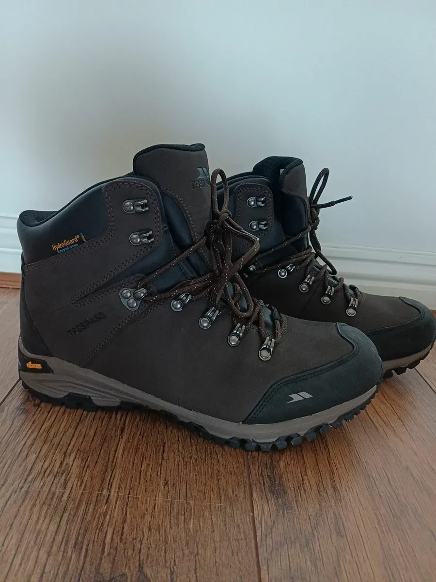 Selling a pair of Trespass waterproof hiking boots - Image 1