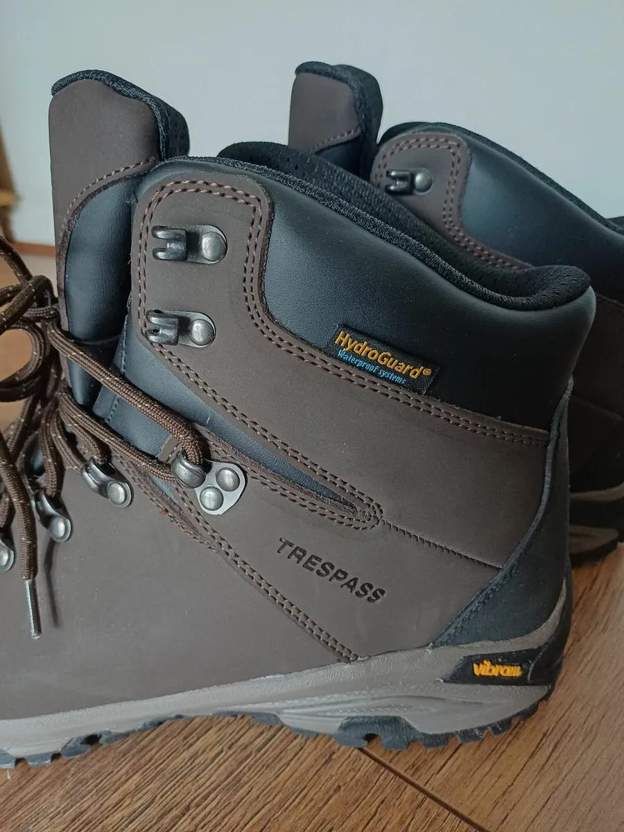 Selling a pair of Trespass waterproof hiking boots - Image 2