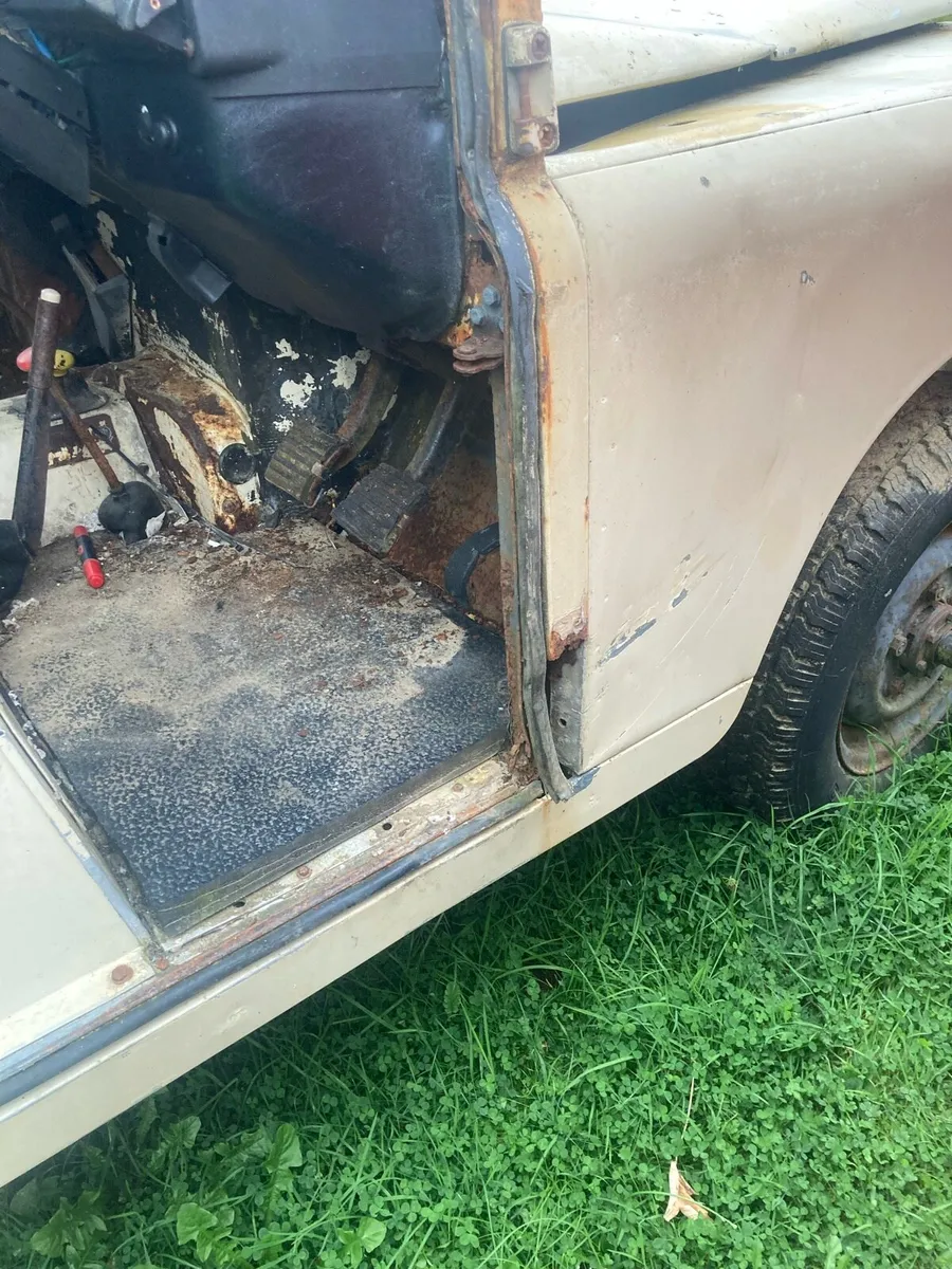 Old lwb landrover - Image 2