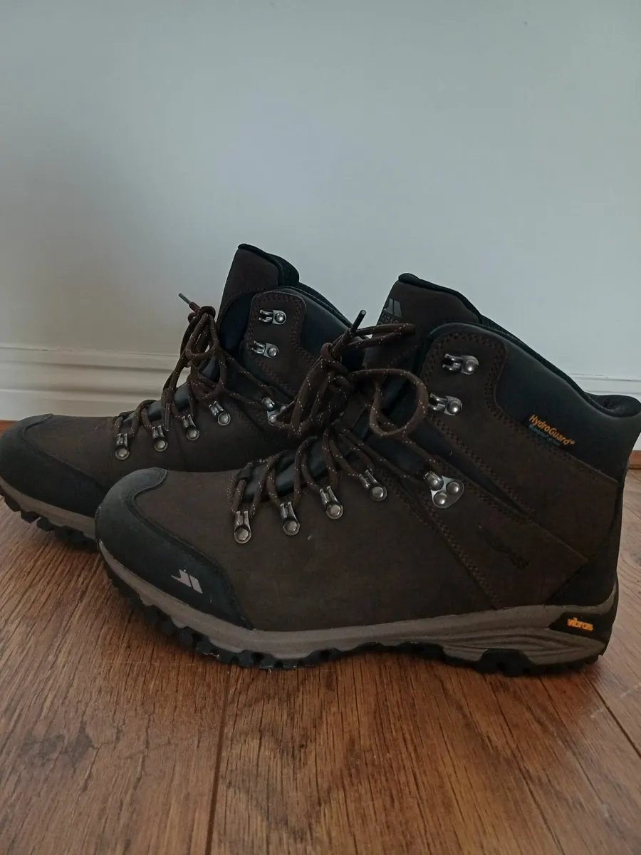Selling a pair of Trespass waterproof hiking boots - Image 4