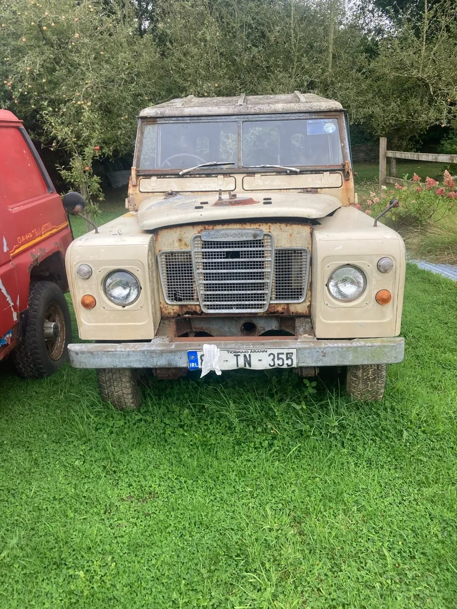 Old lwb landrover - Image 1