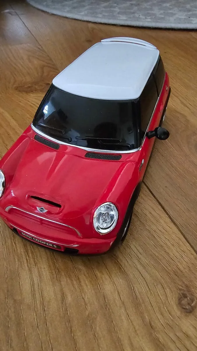 Toy car - Image 1