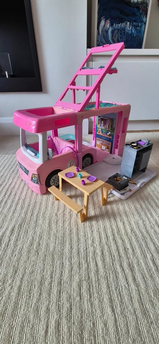 Barbie campervan - Image 3
