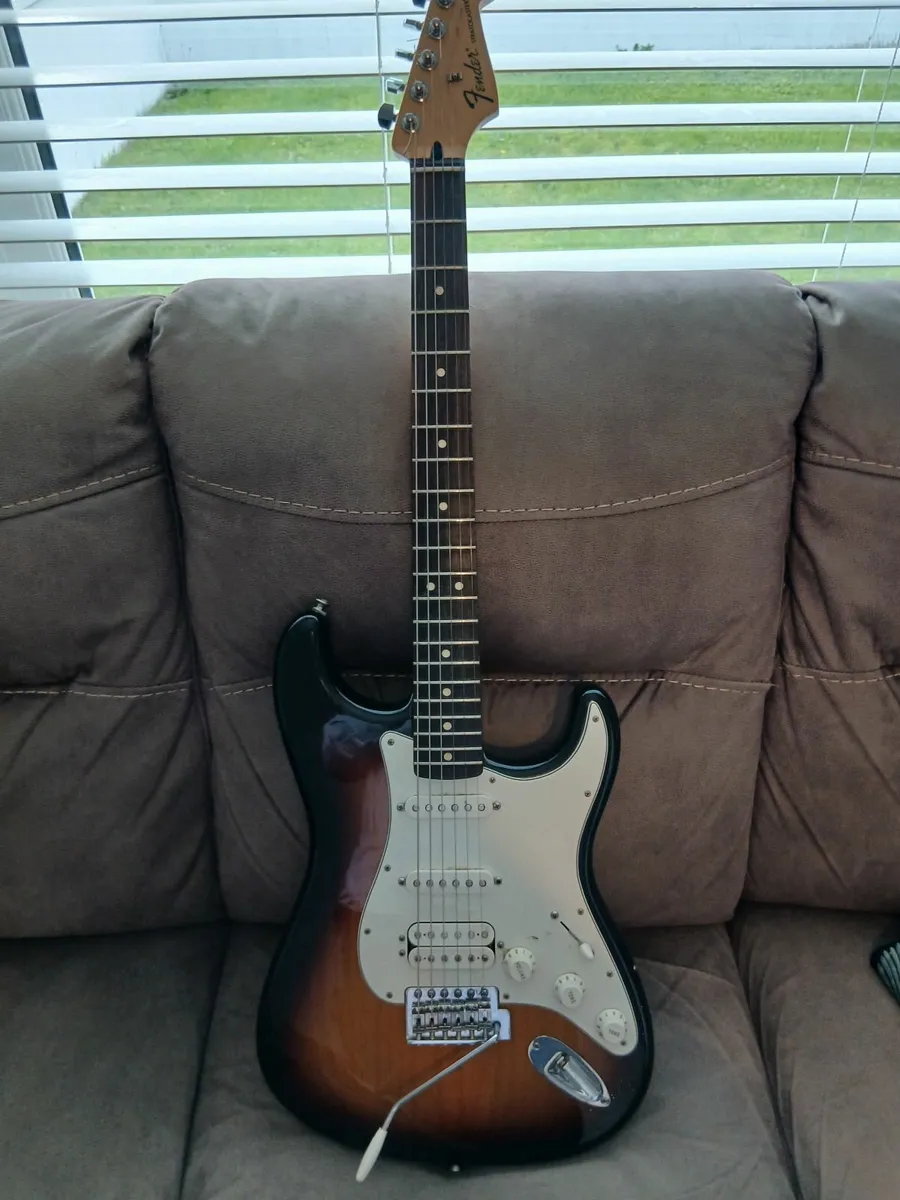 Fender Stratocaster - Image 3