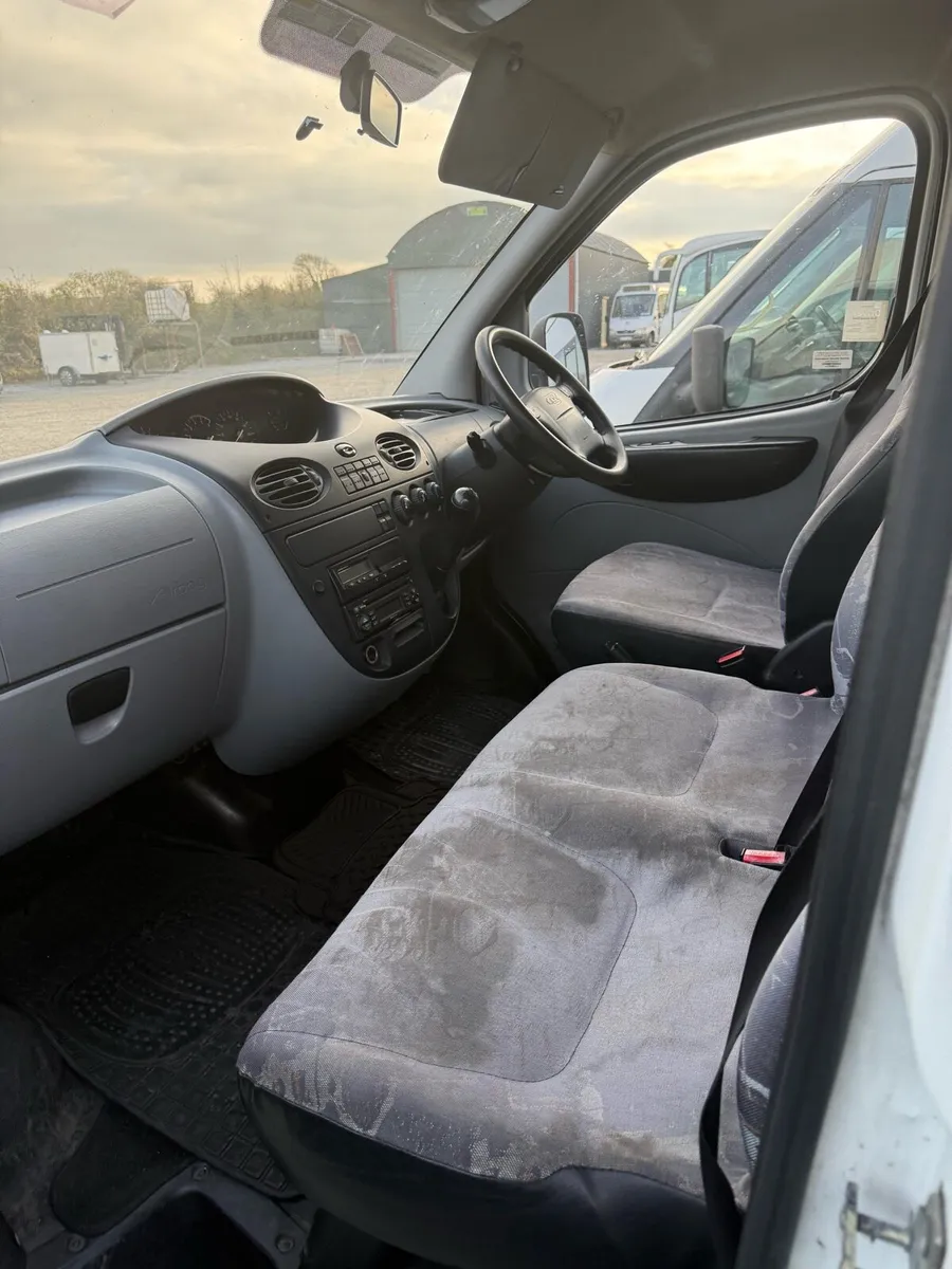 Minibus - Image 3