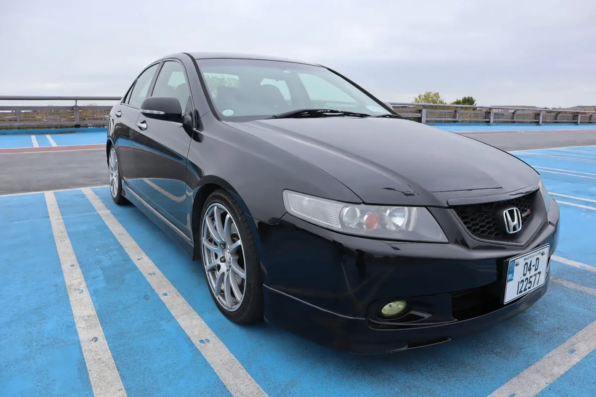 2004 Honda Accord Euro R - Image 2