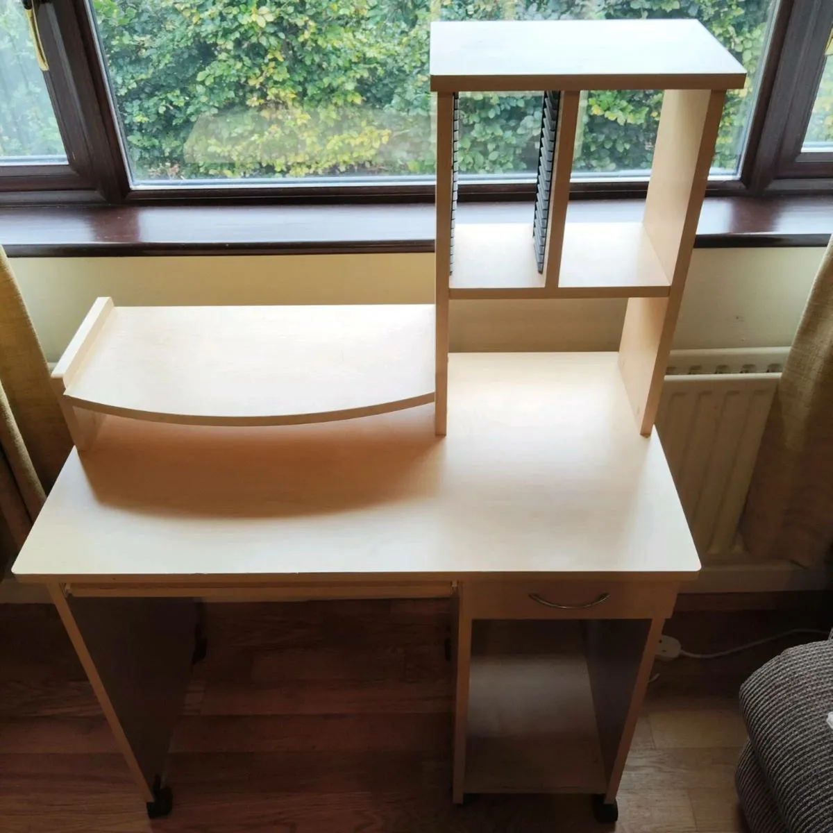 Computer desk - Image 2