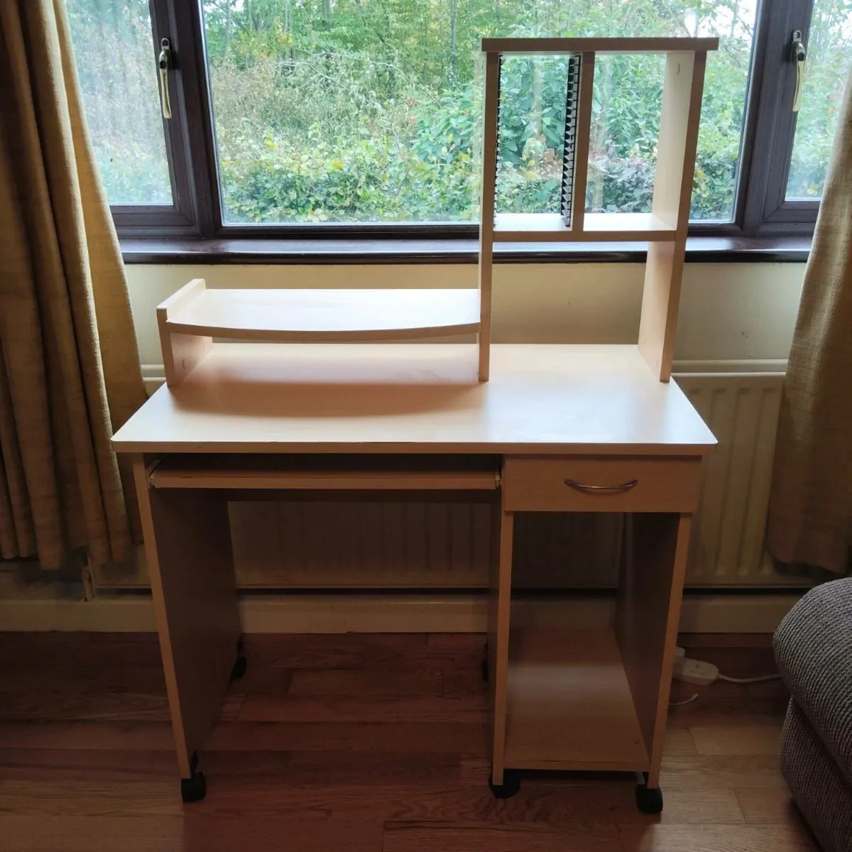 Computer desk - Image 4