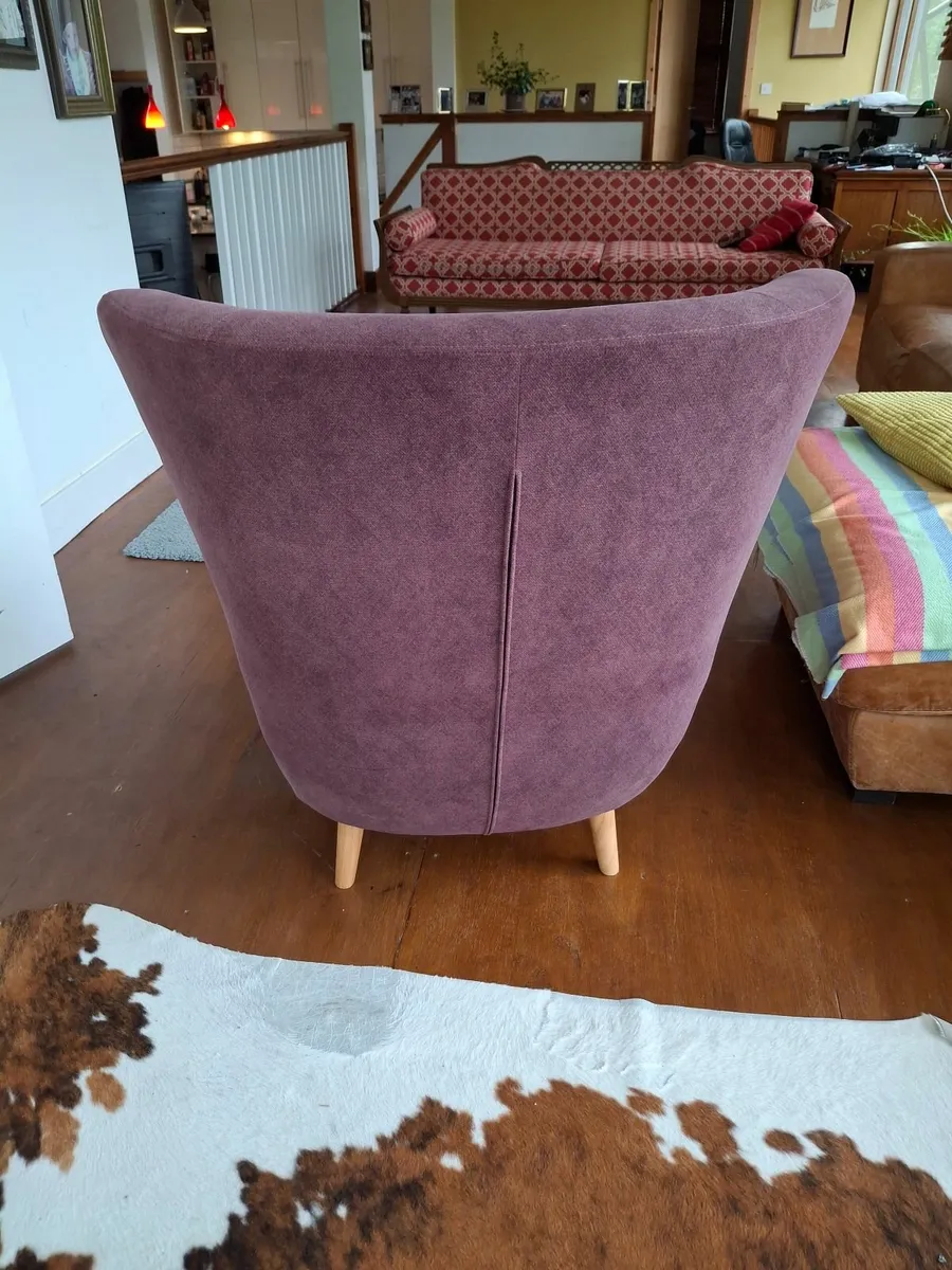 Wingback chair - Image 1