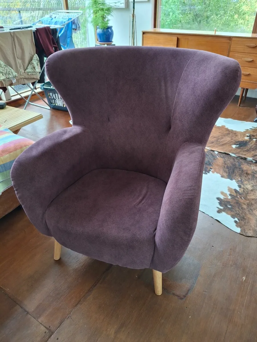 Wingback chair - Image 2