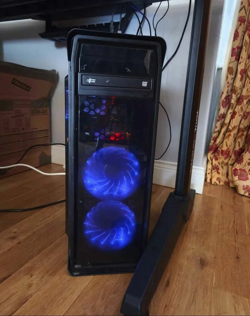 PC - Image 1
