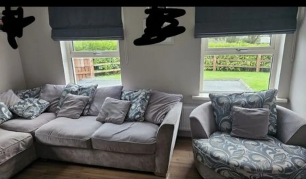Swivel chair - Image 2