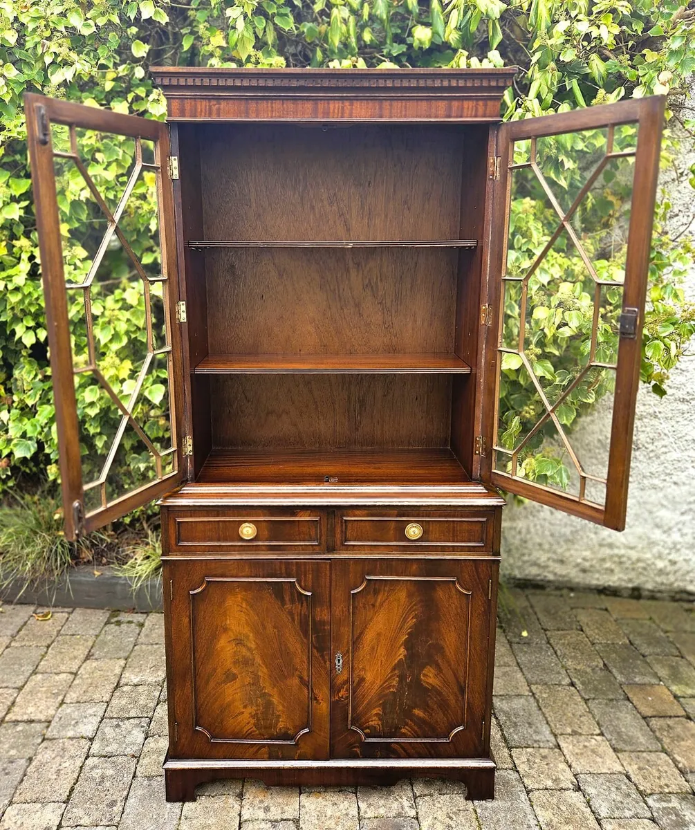 Mahogany Display Bookcase - Image 4