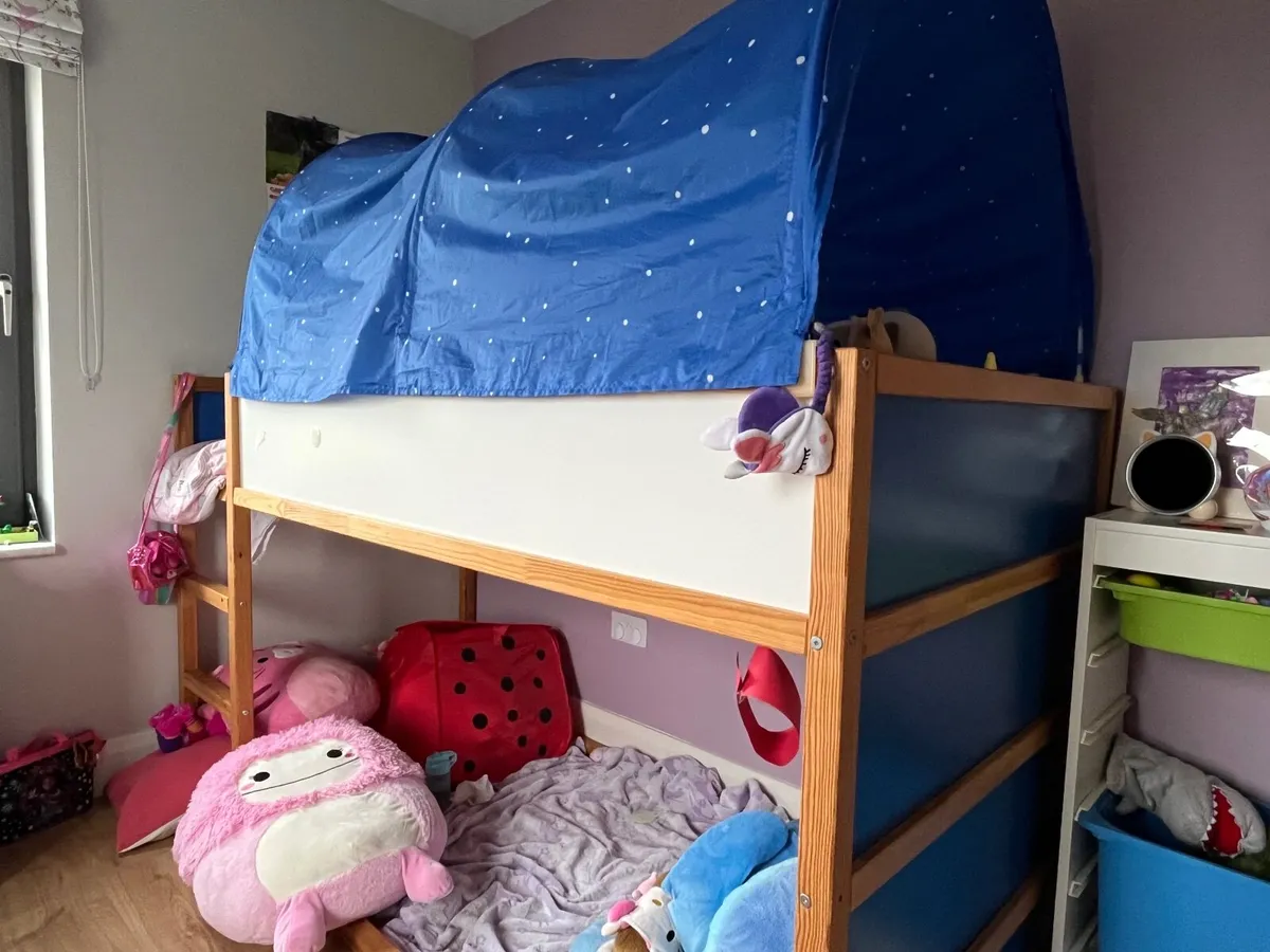 Child’s reversible single bed - Image 1