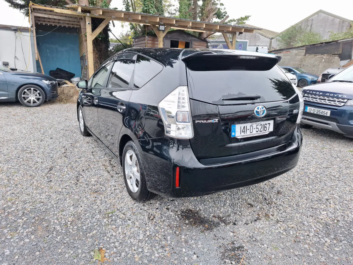 Toyota Prius 7 Seater|rear seat entertainment - Image 4