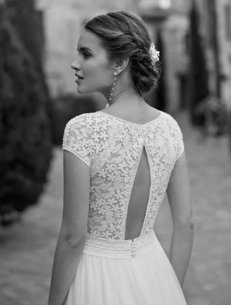 Rosa Clara Wedding Dress - Image 2