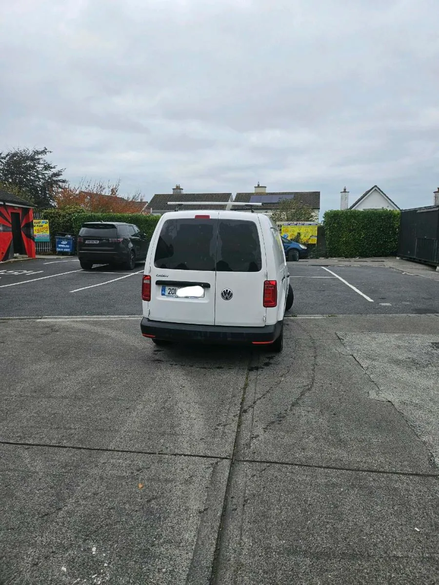 Volkswagen caddy maxie - Image 4